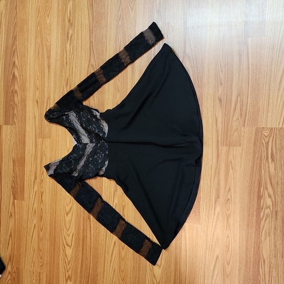 Charlotte russ flare ,see through sleeves black dress - Picture 3 of 3